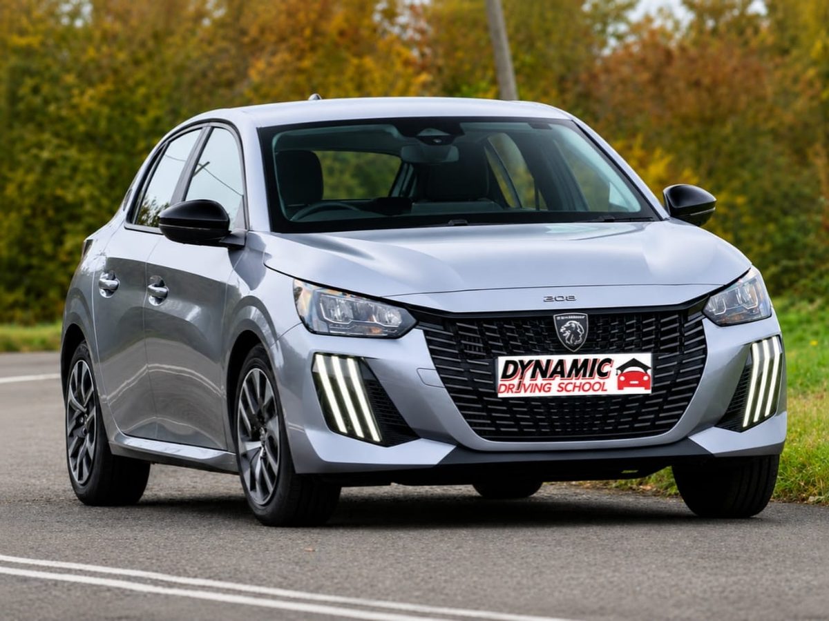 Peugeot 208 — manual tuition car